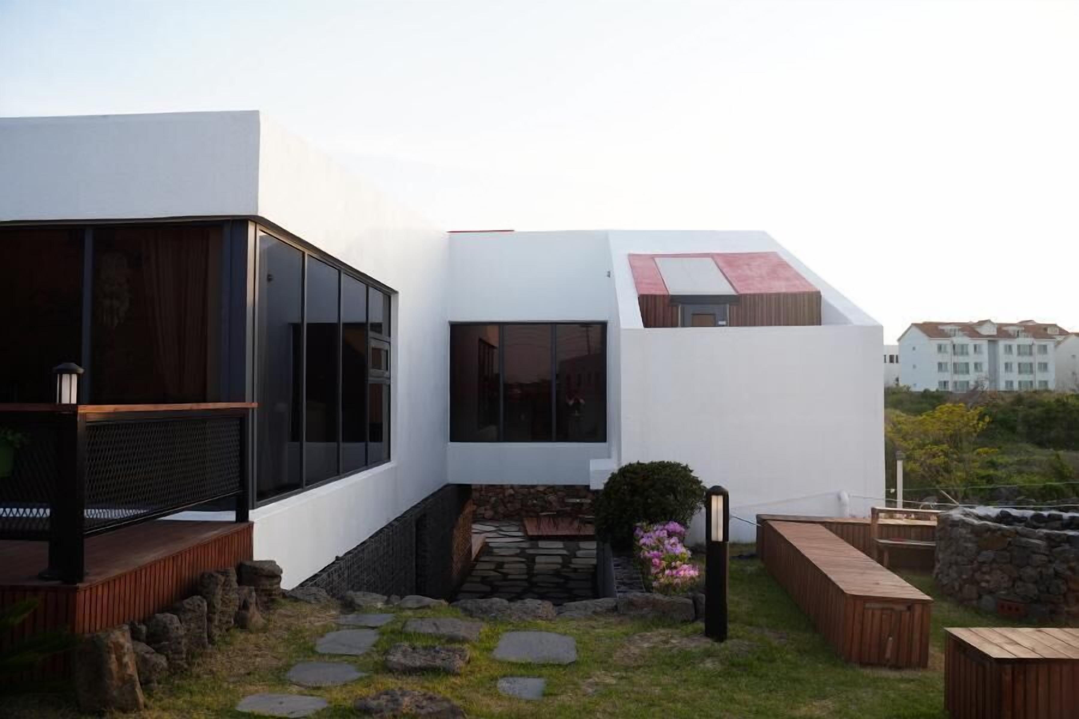 Jeju Blancde Aewol Pension