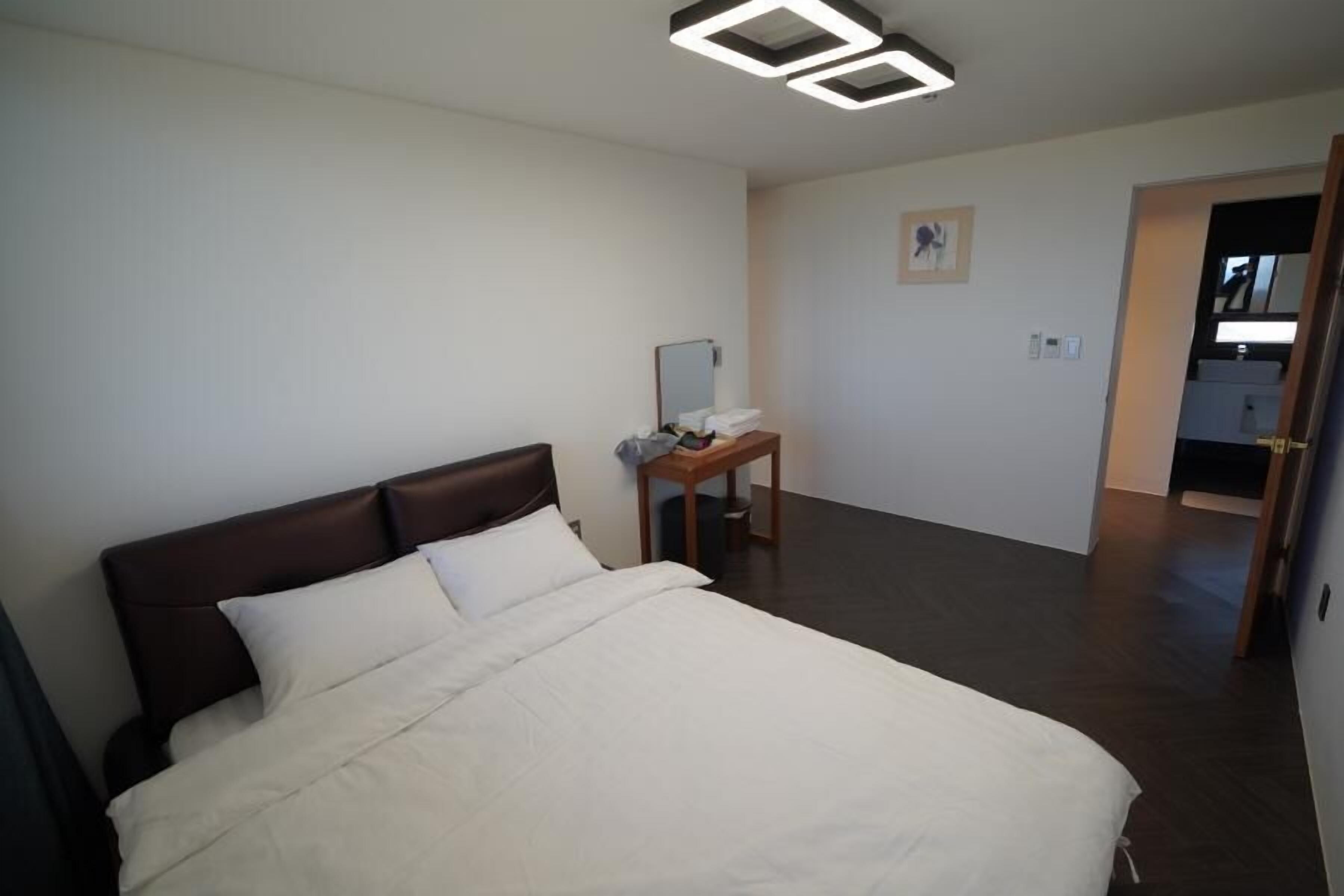 Jeju Blancde Aewol Pension