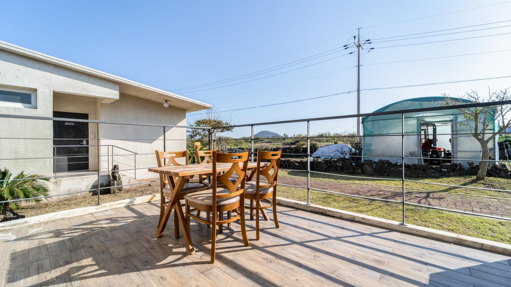 Jeju Byeoleuldameunbaramarae Pension