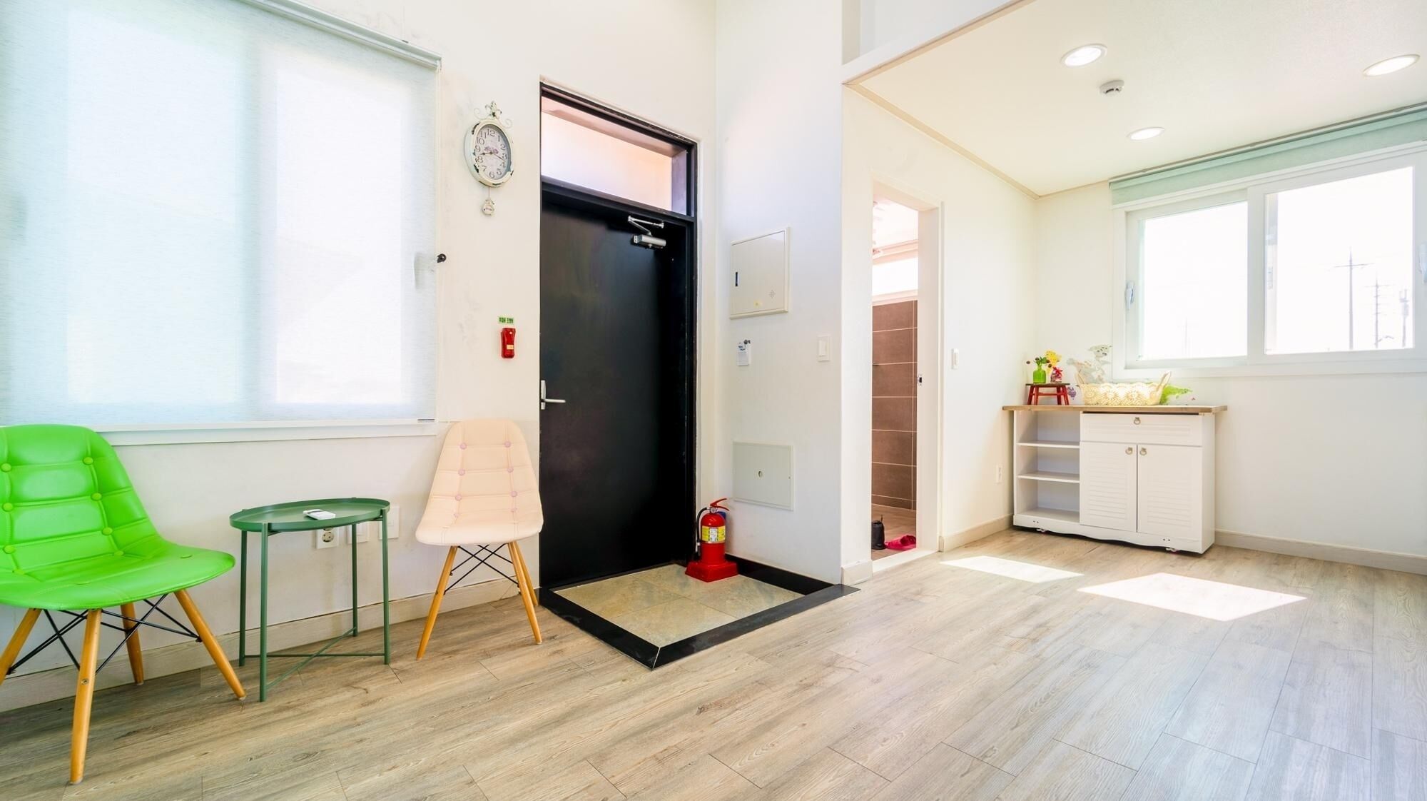Jeju Byeoleuldameunbaramarae Pension
