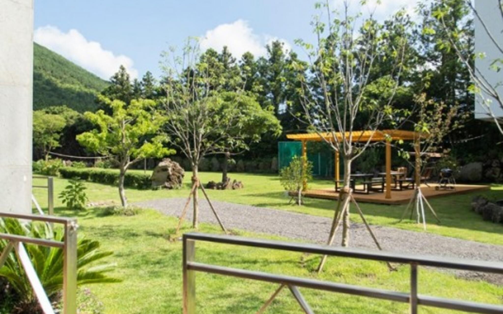 Jeju Camp Harris Spa Pension