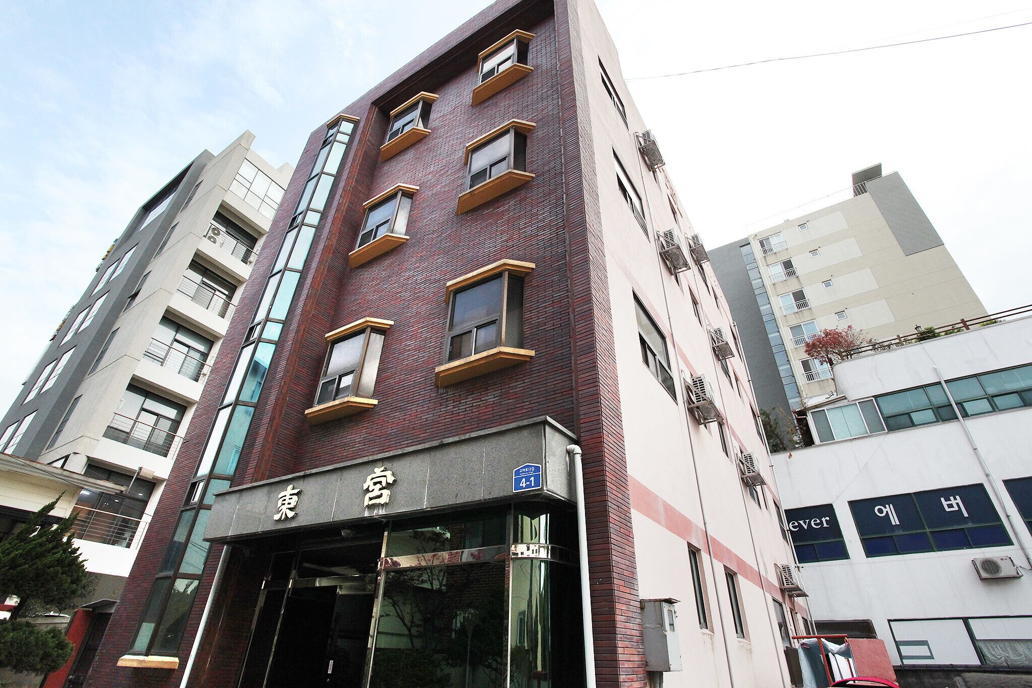 Jeju Donggung Motel