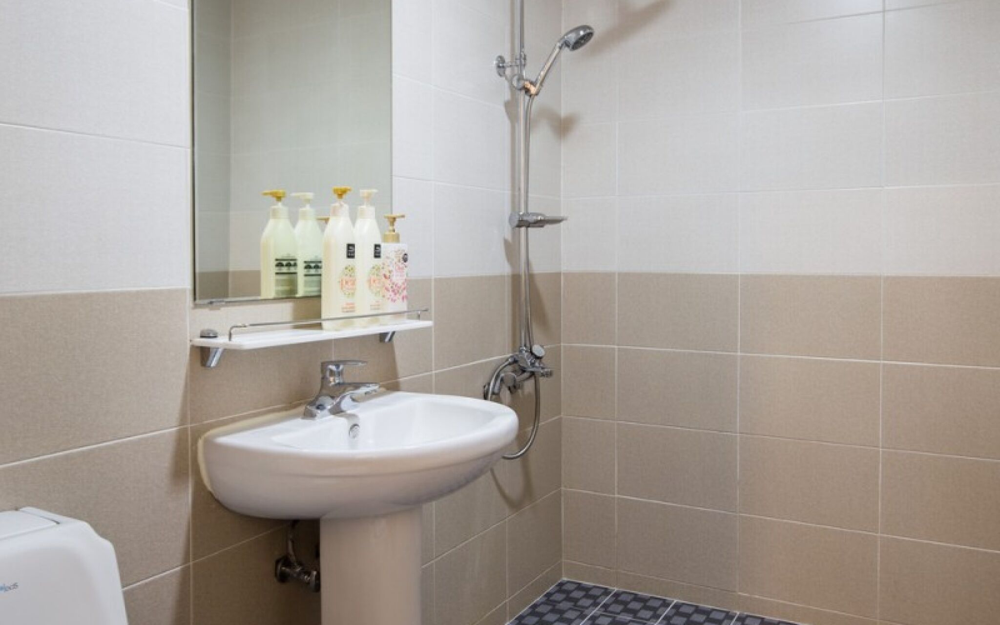 Jeju Flyjin House Pension