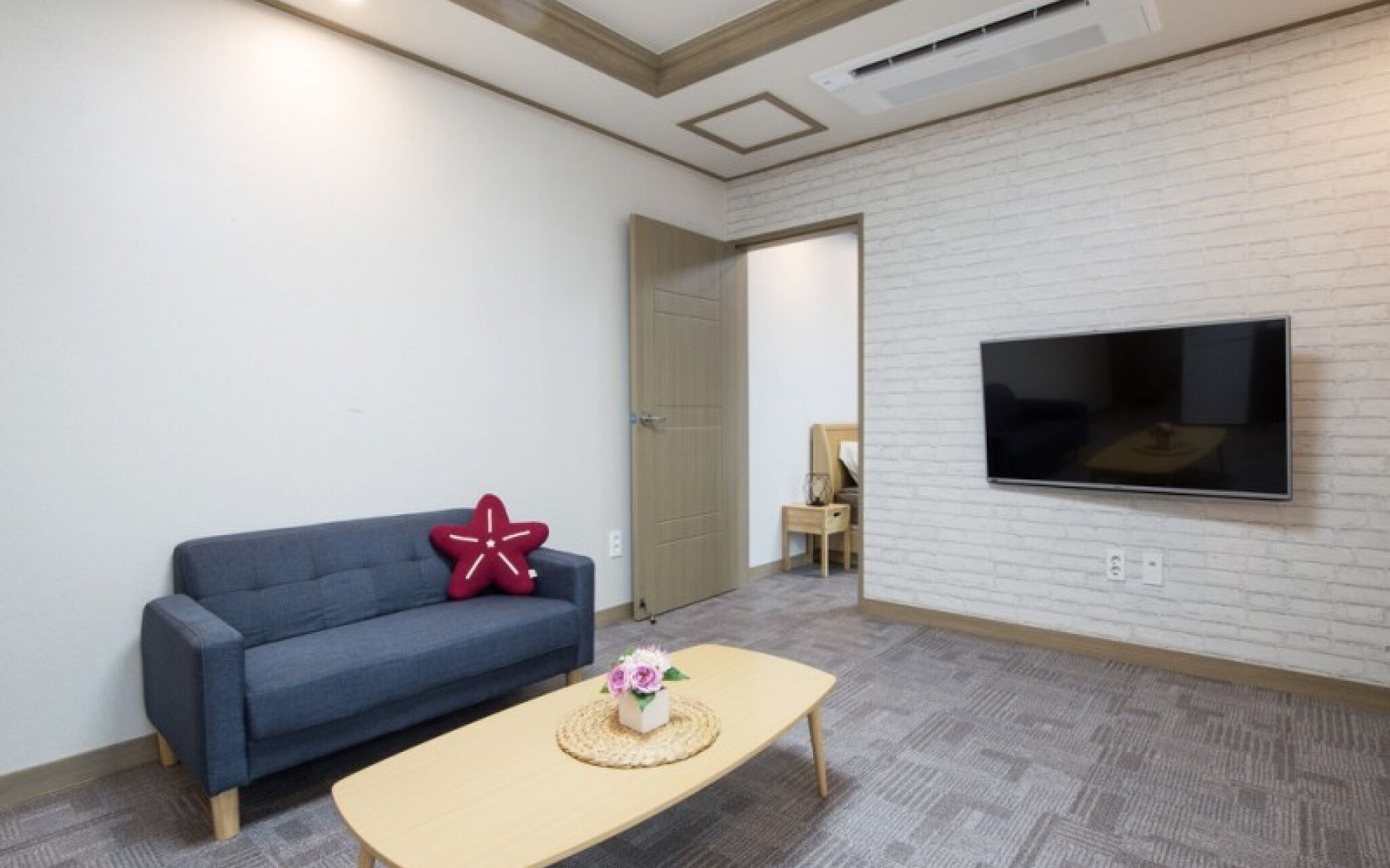 Jeju Flyjin House Pension