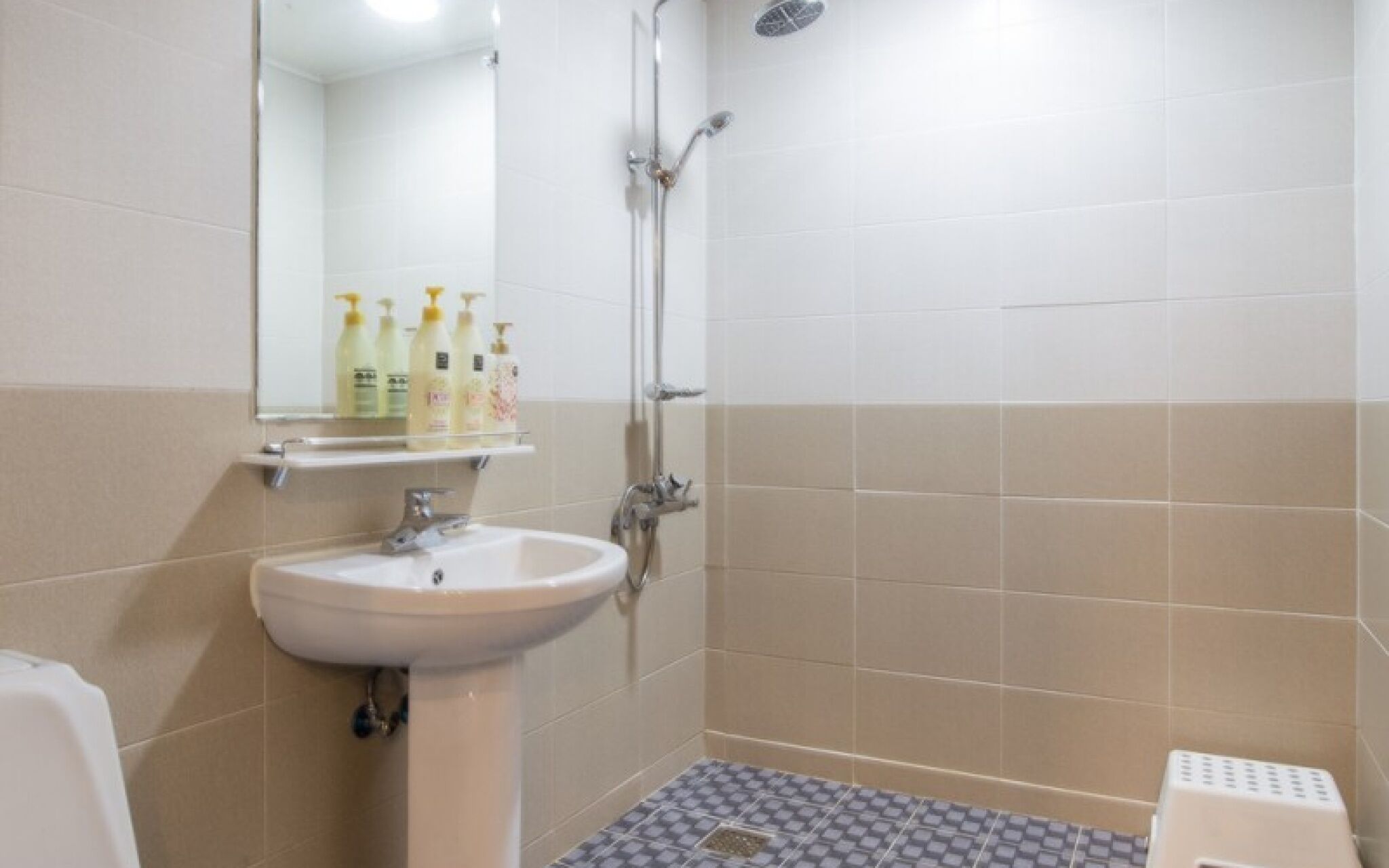 Jeju Flyjin House Pension