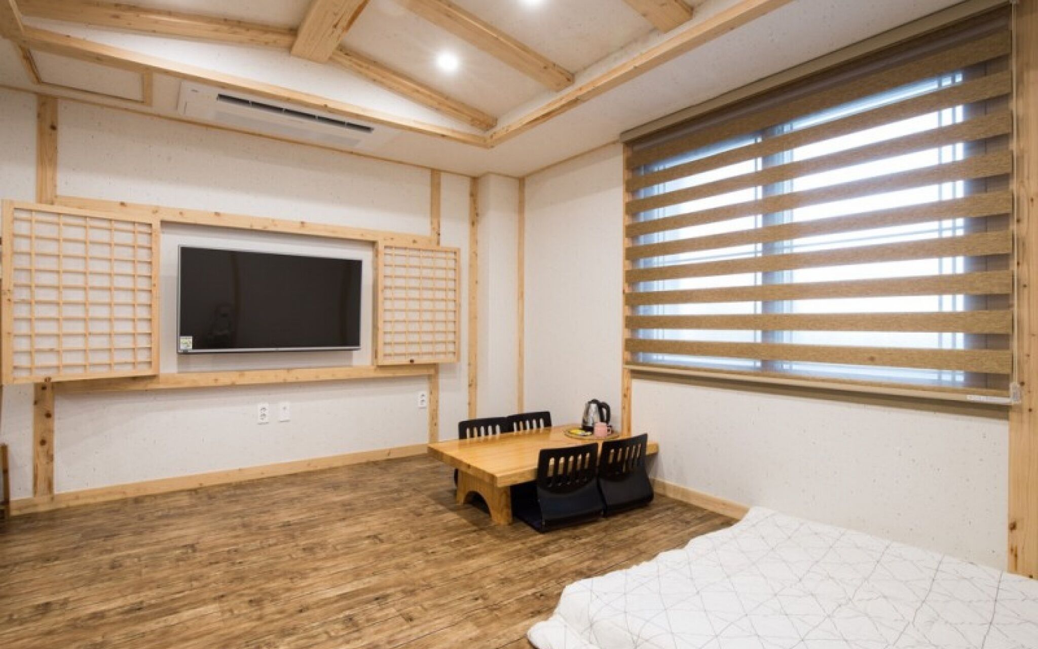 Jeju Flyjin House Pension