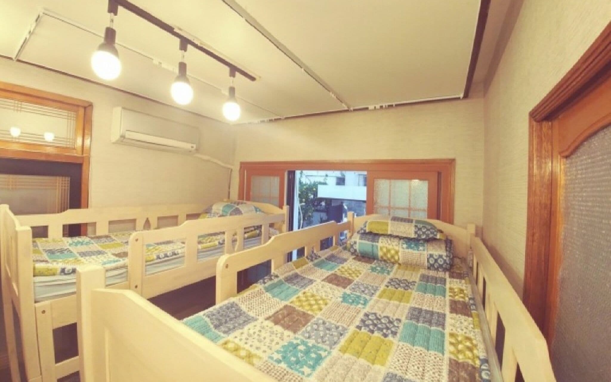 Jeju Gonghanggeuncheo Guest House