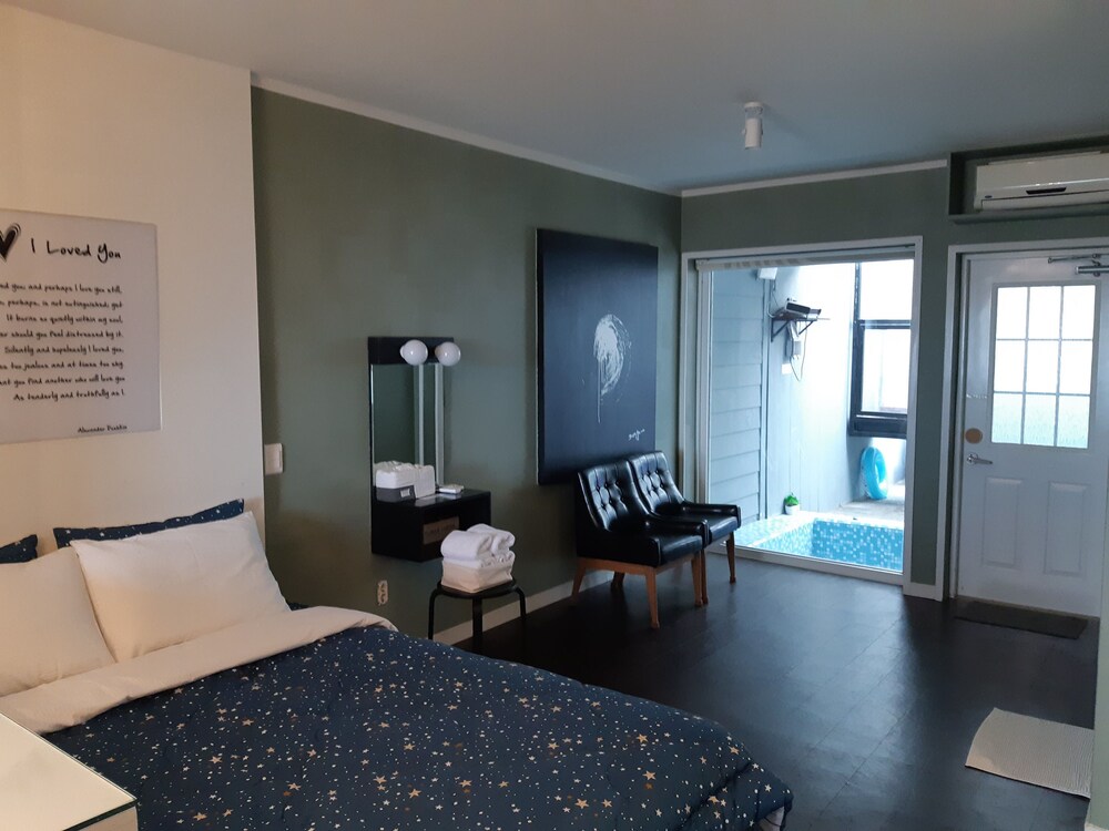 Jeju Grim Pension