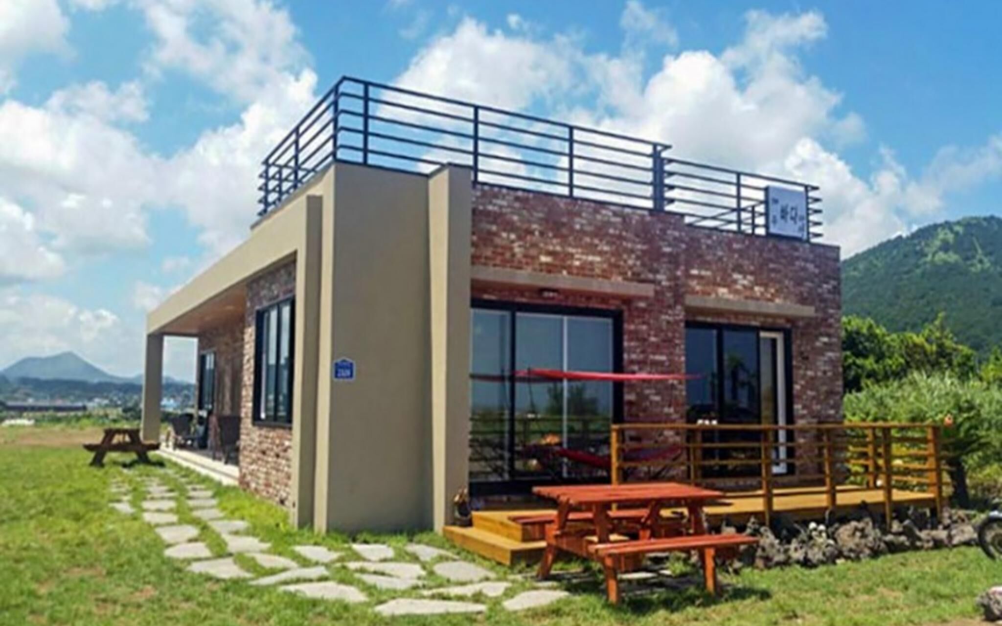 Jeju Jejubada Pension