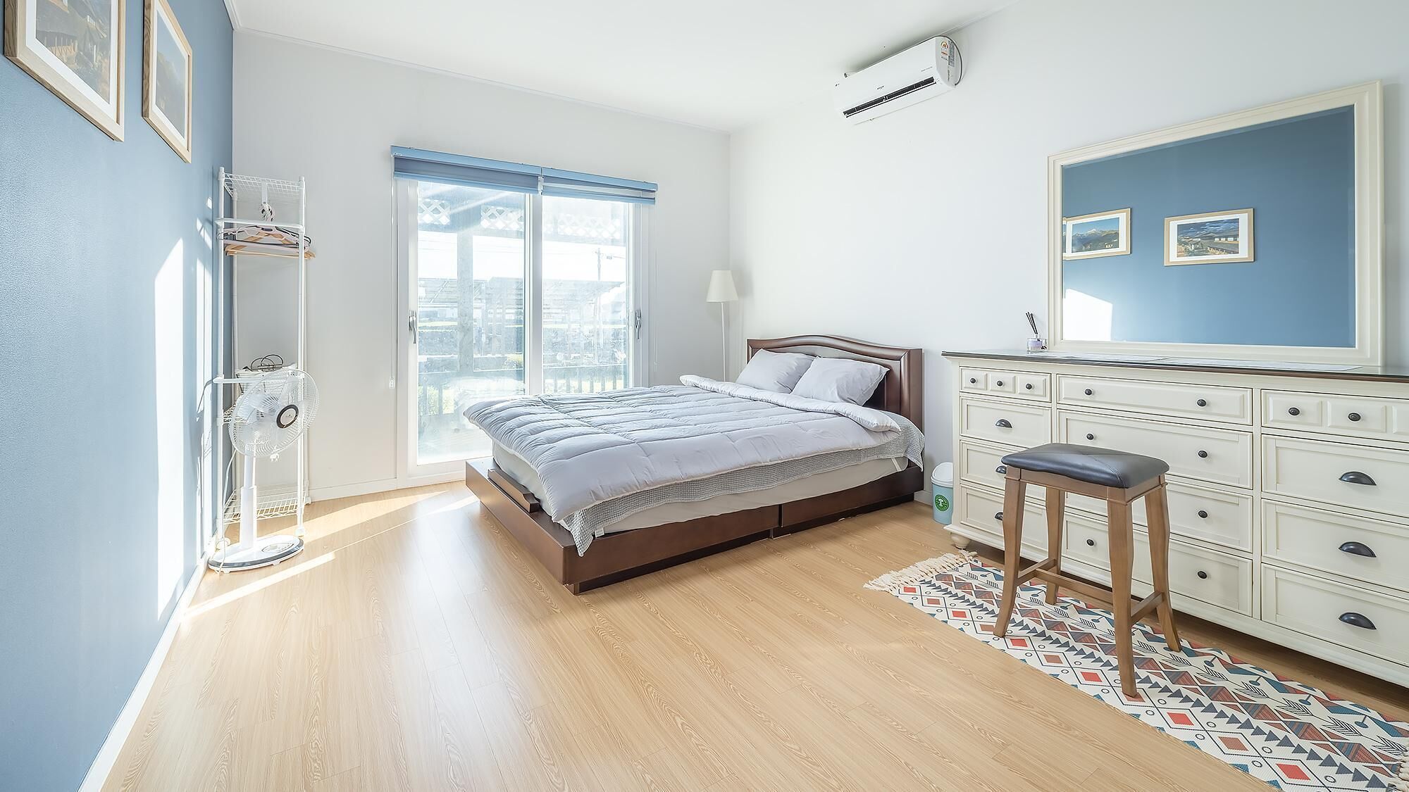 Jeju Jongdalrifeelhouse