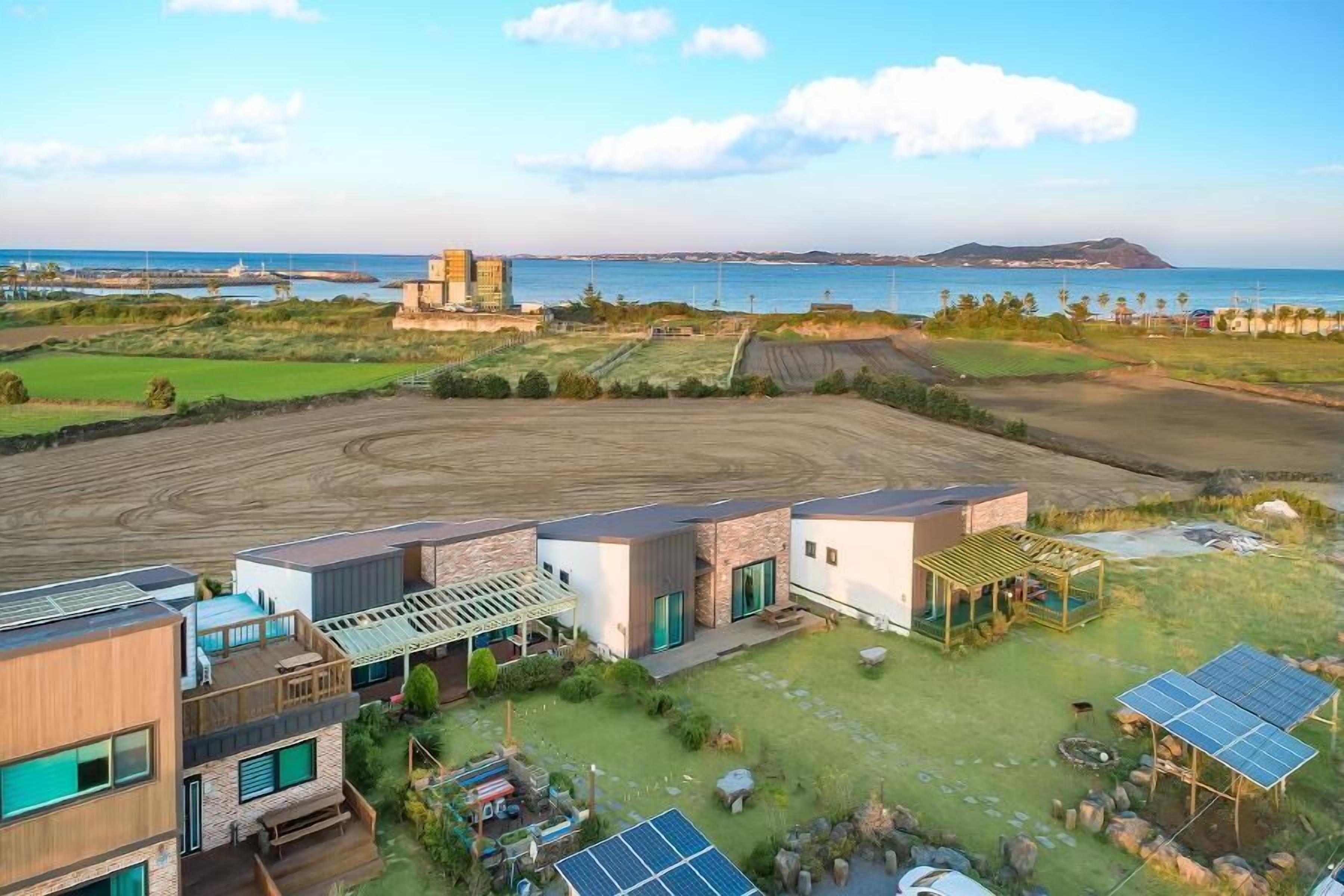 Jeju Jongdalrifeelhouse