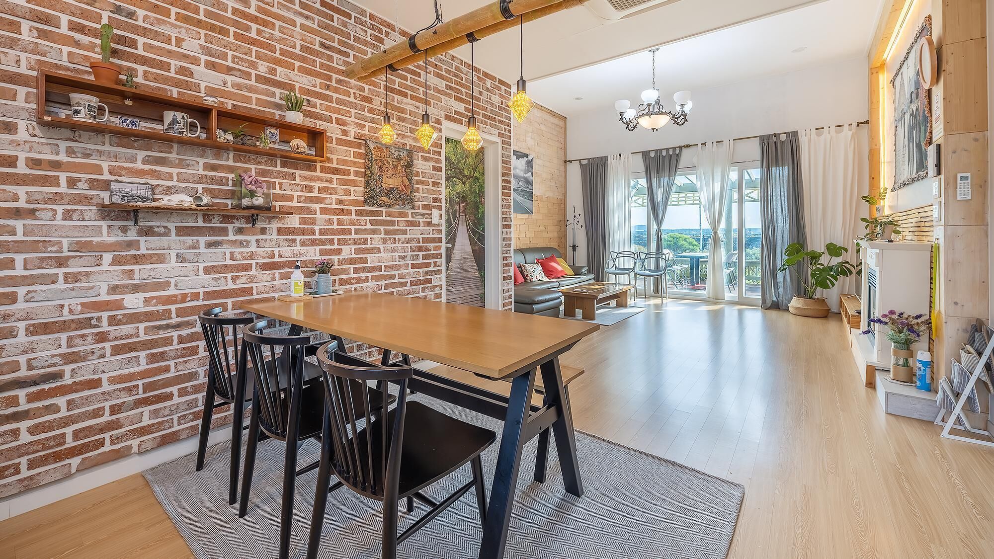 Jeju Jongdalrifeelhouse