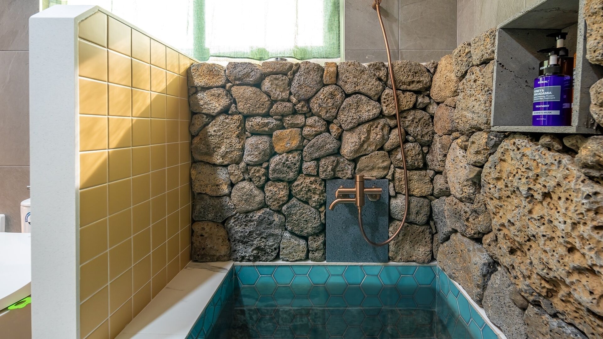 Jeju Nuecurry Pension