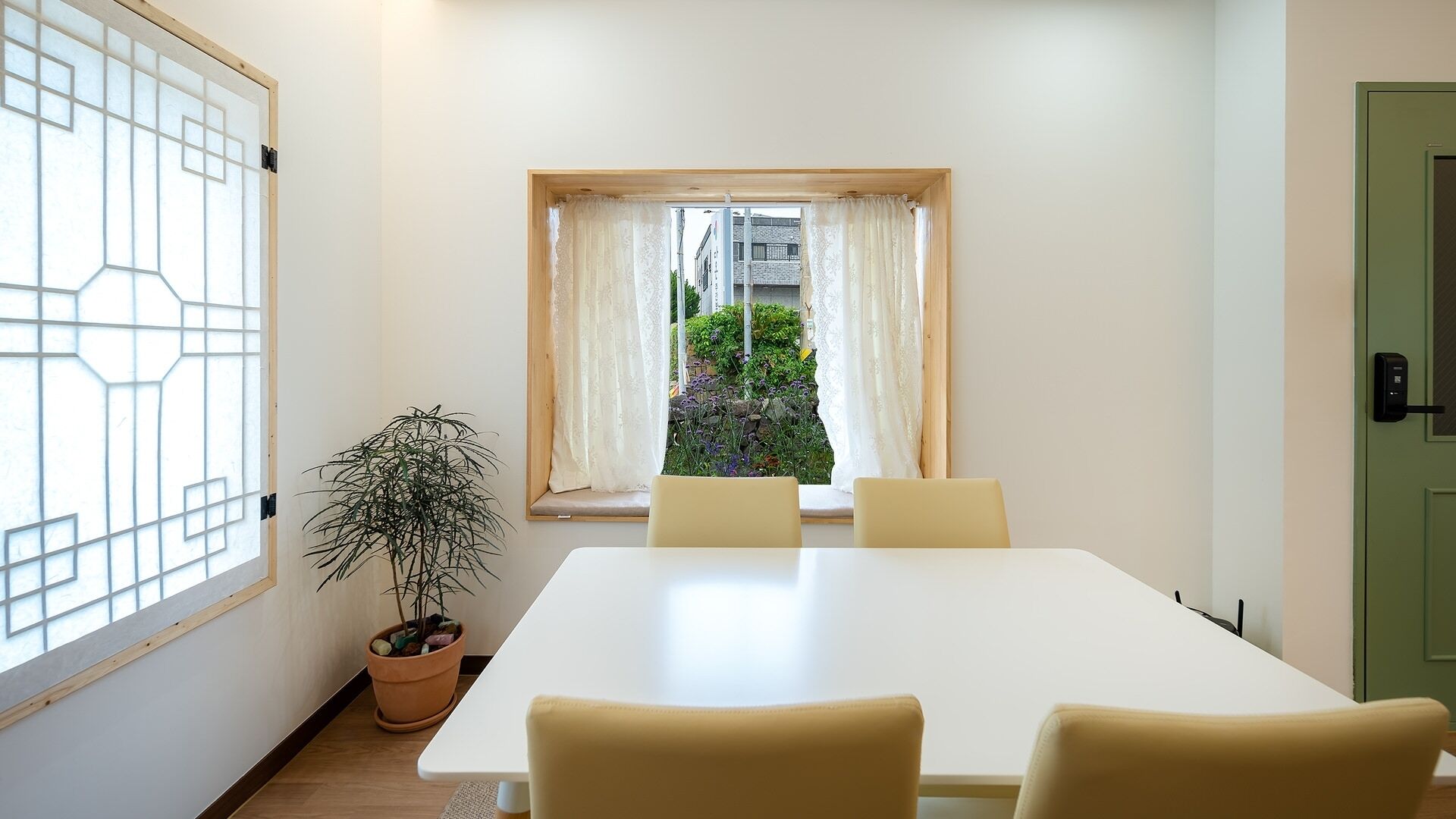 Jeju Nuecurry Pension