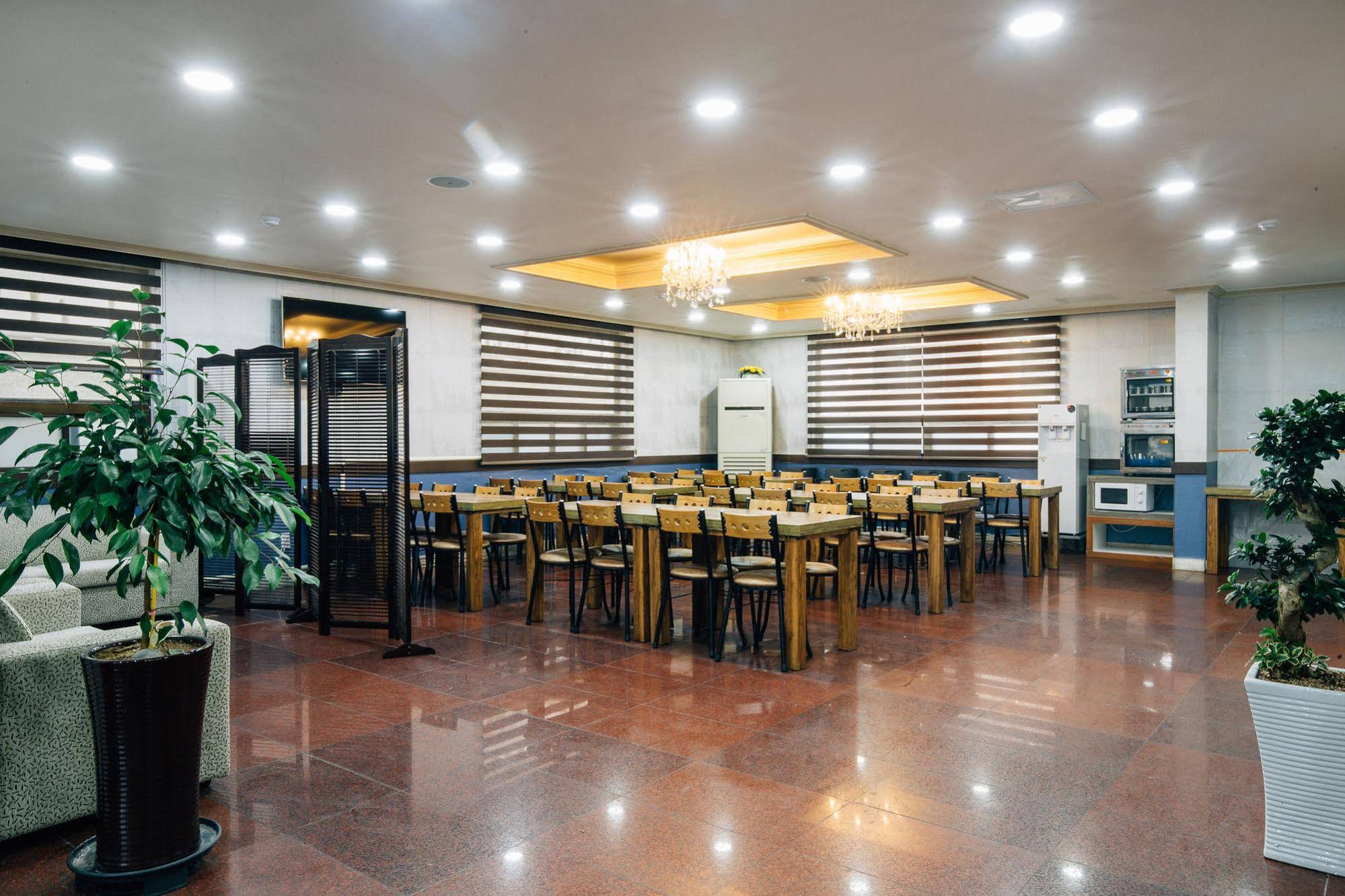 Jeju Oakra Hotel