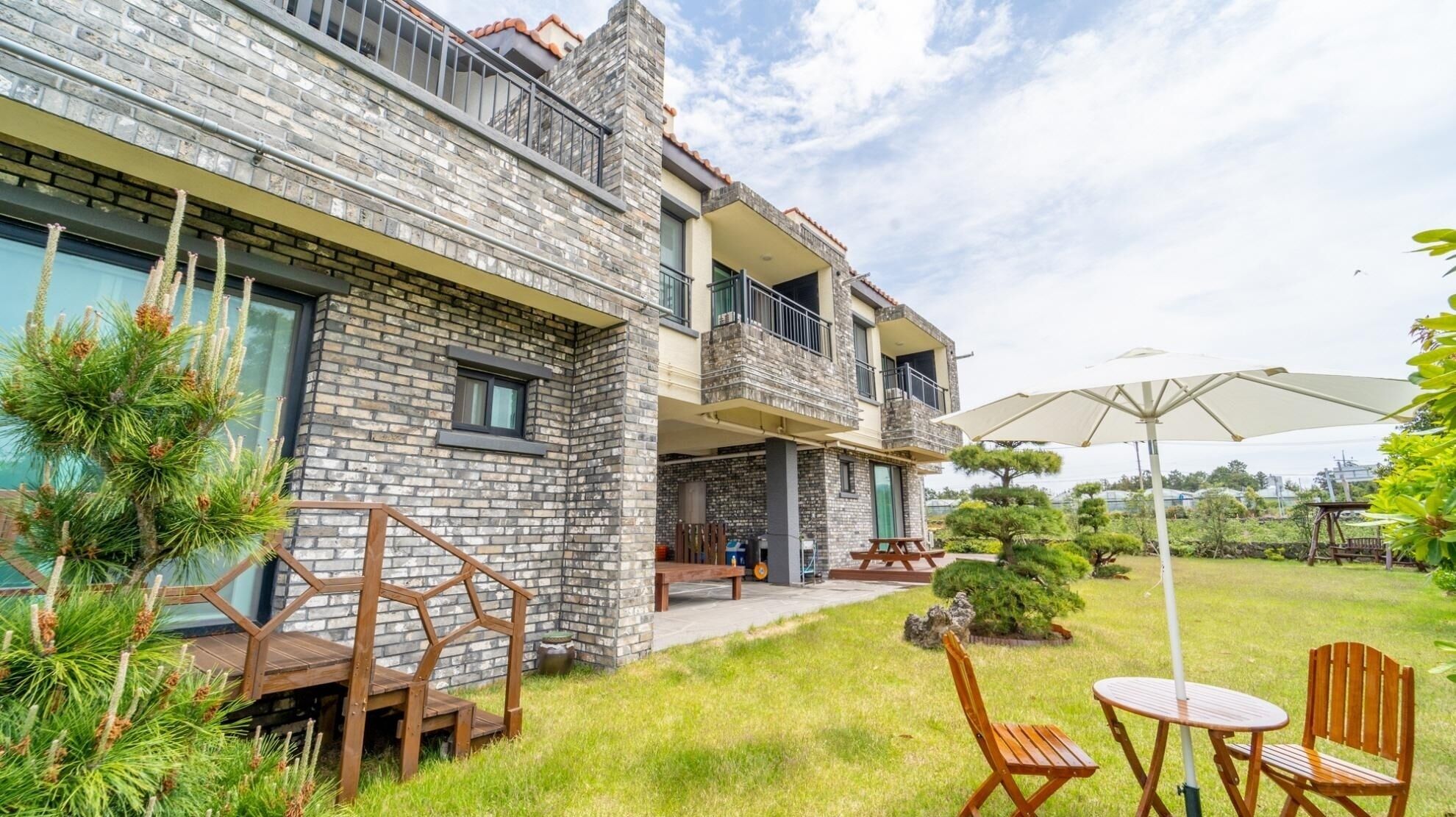 Jeju Ondamhouse Pension