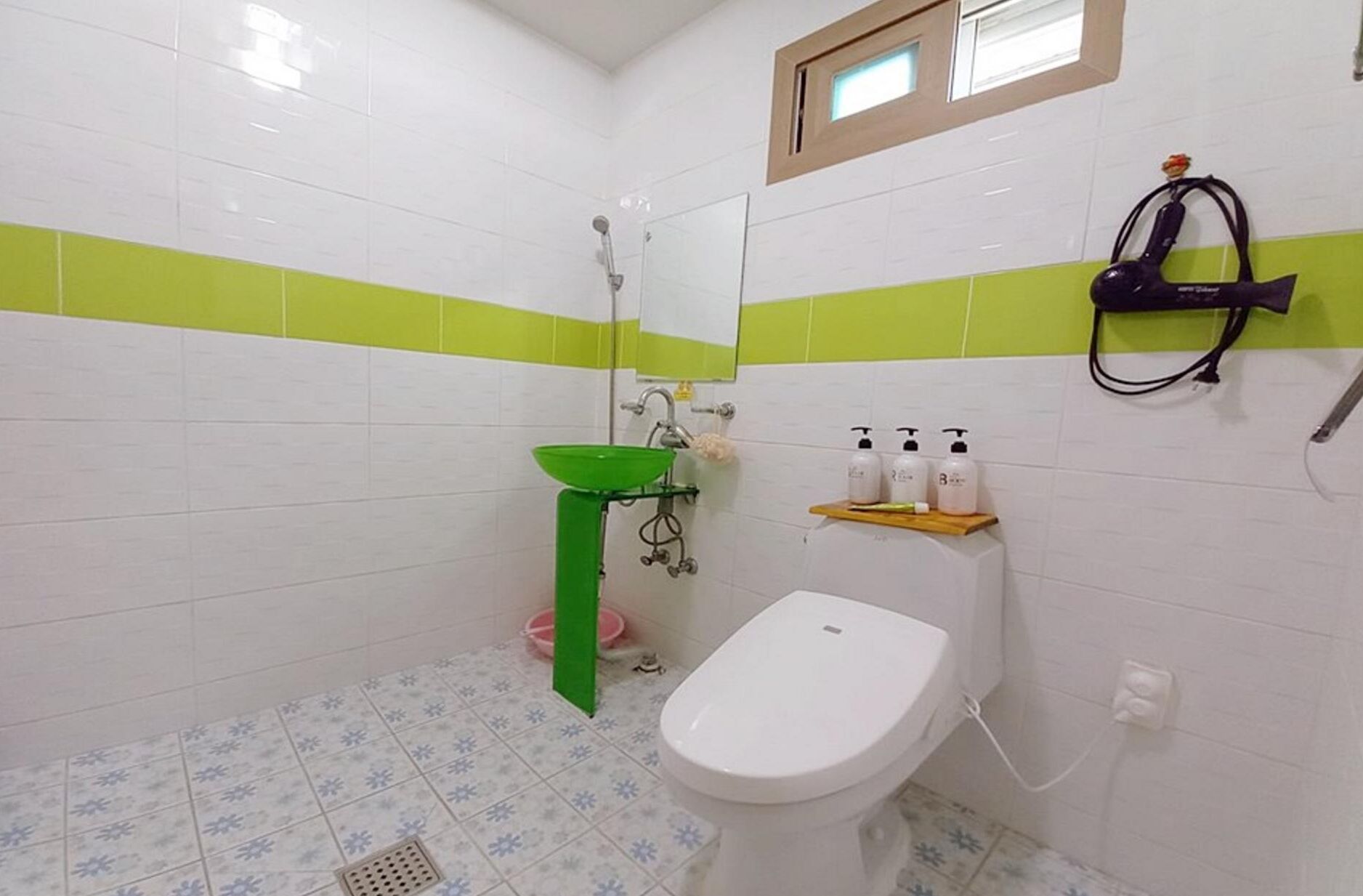 Jeju Rainbow Pension & Guest House
