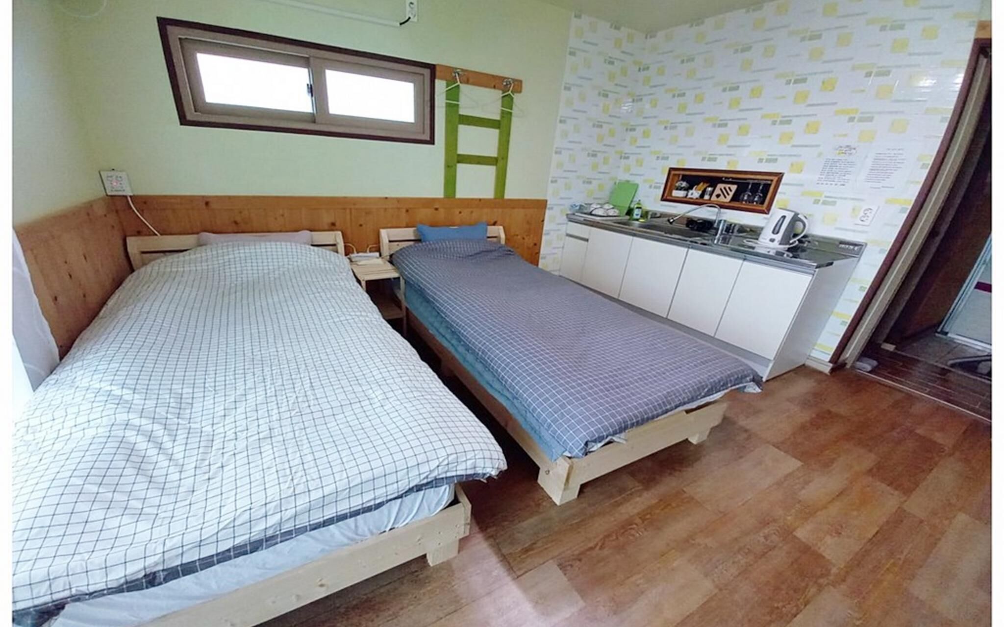 Jeju Rainbow Pension & Guest House