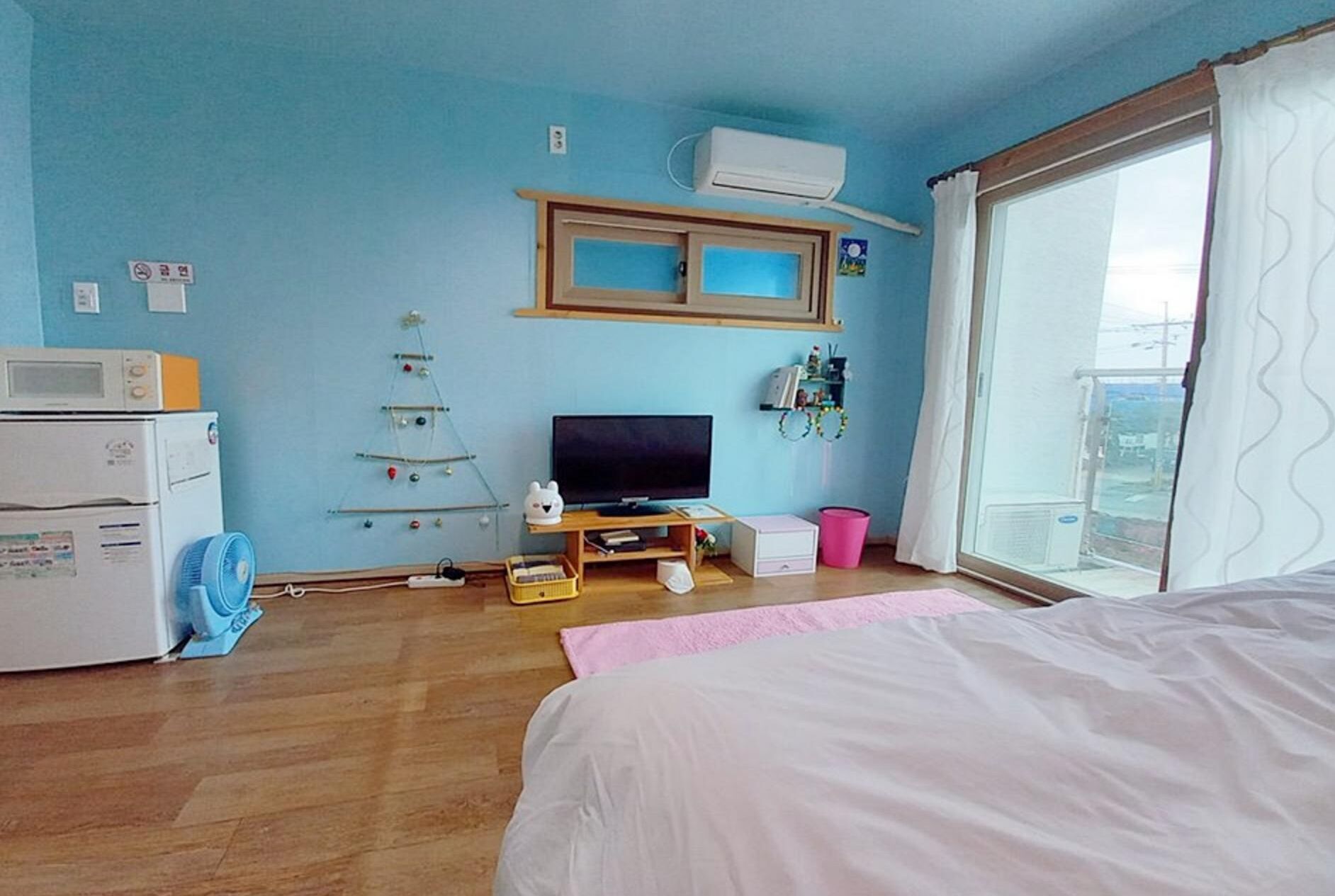Jeju Rainbow Pension & Guest House