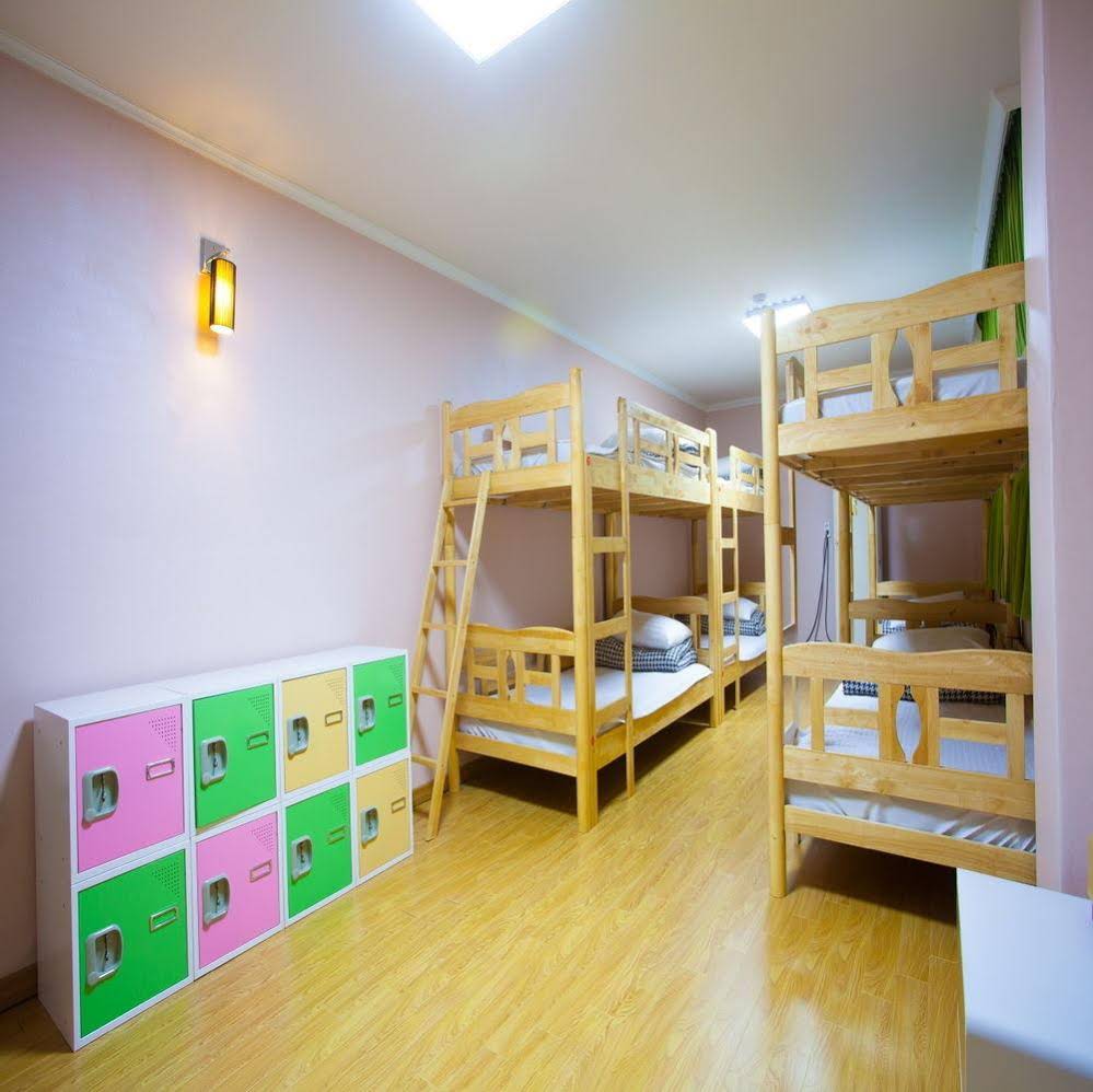 Jeju R Hotel & Guest House - Hostel