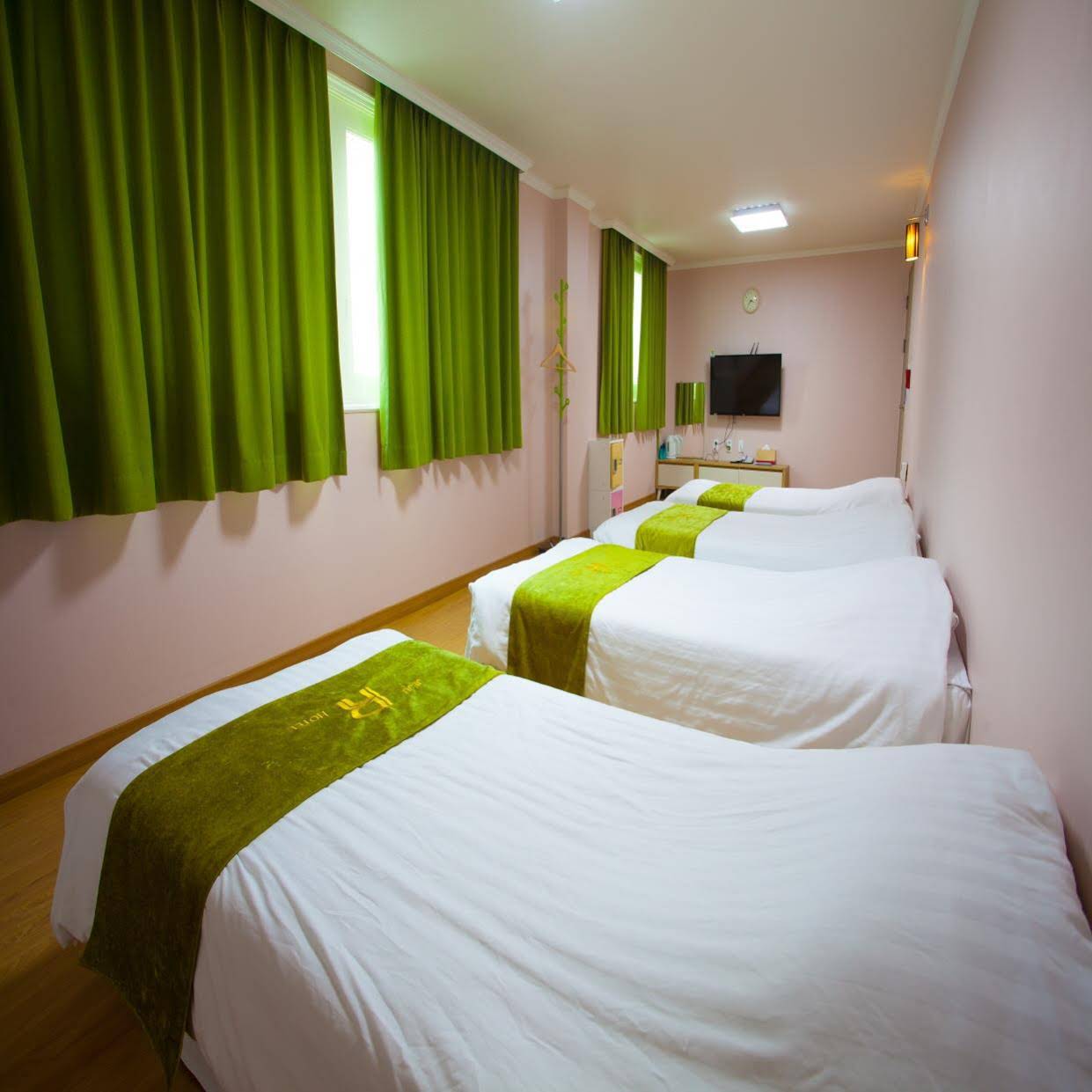Jeju R Hotel & Guest House - Hostel