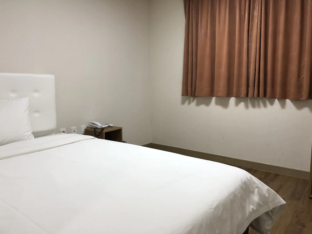 Jeju Skyhill Business Hotel