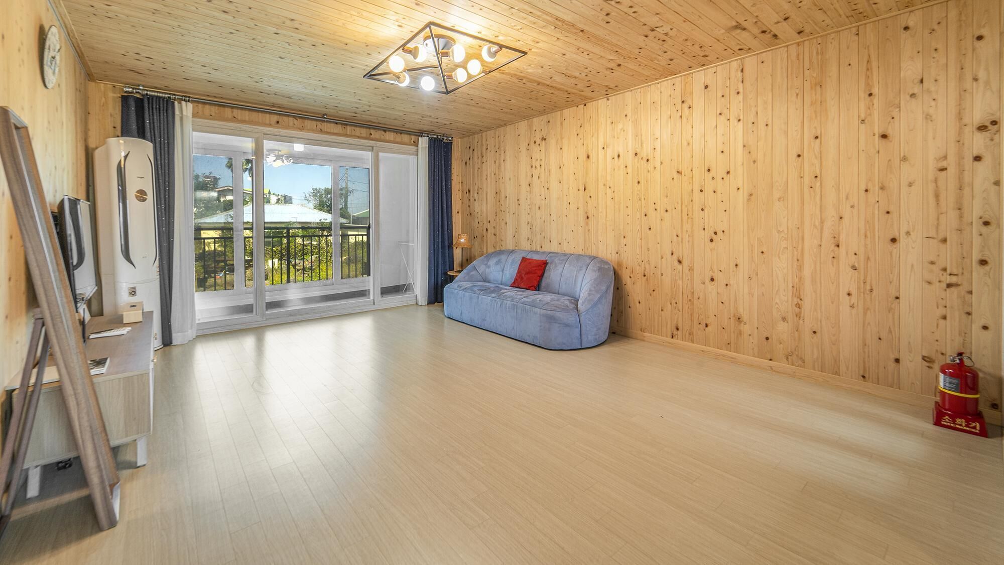 Jeju Timbeohouse Pension