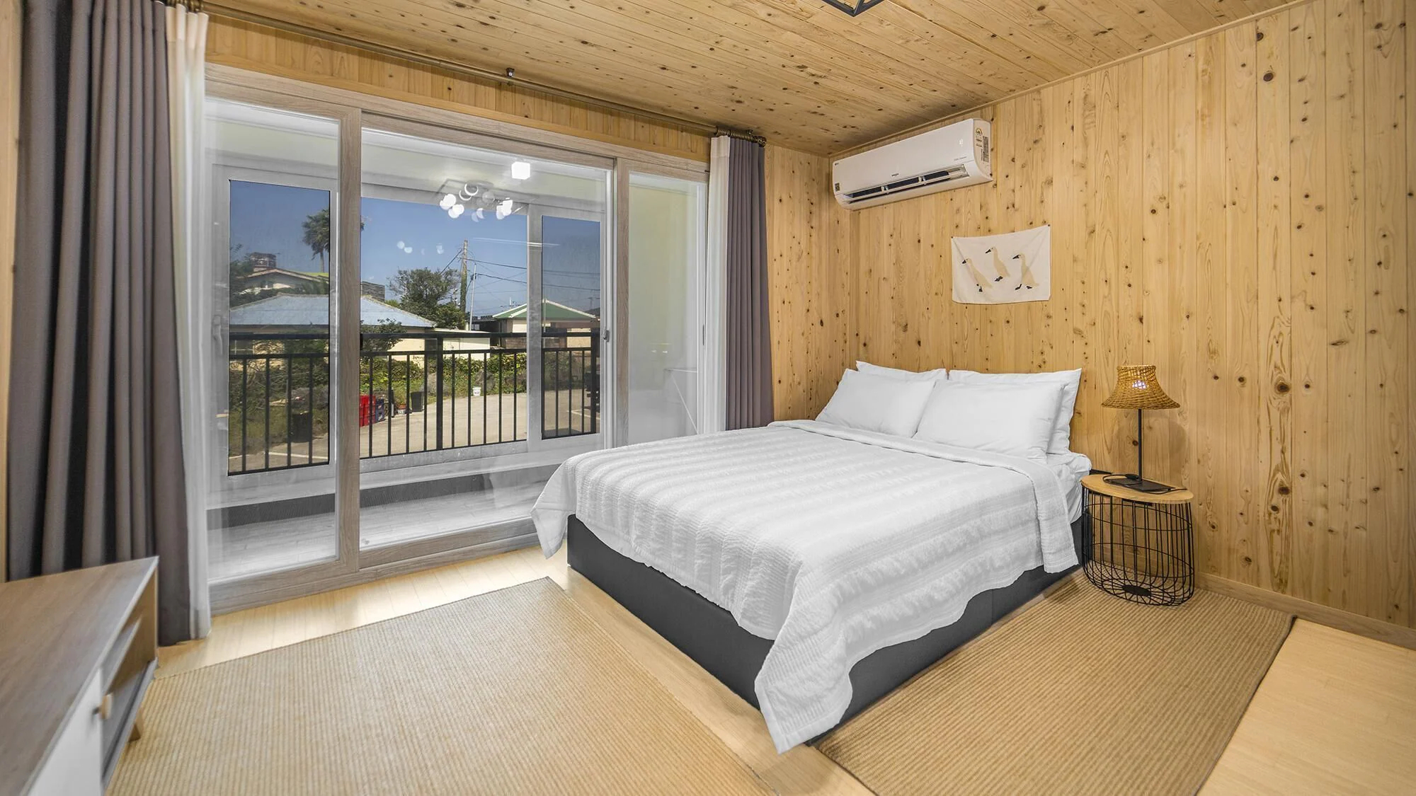 Jeju Timbeohouse Pension