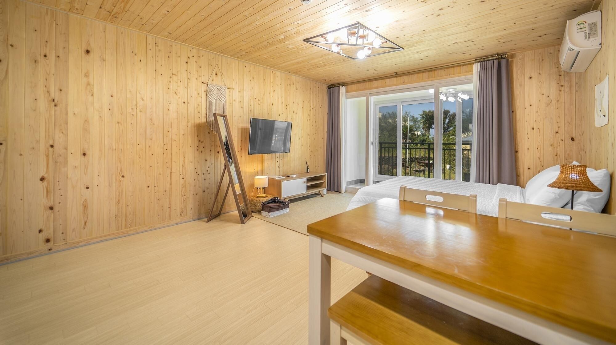 Jeju Timbeohouse Pension