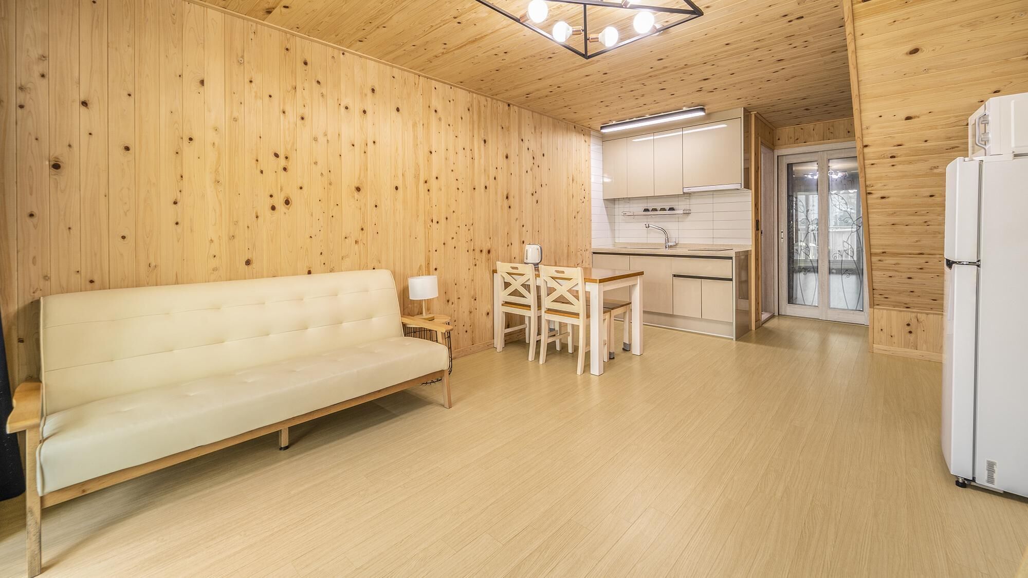 Jeju Timbeohouse Pension