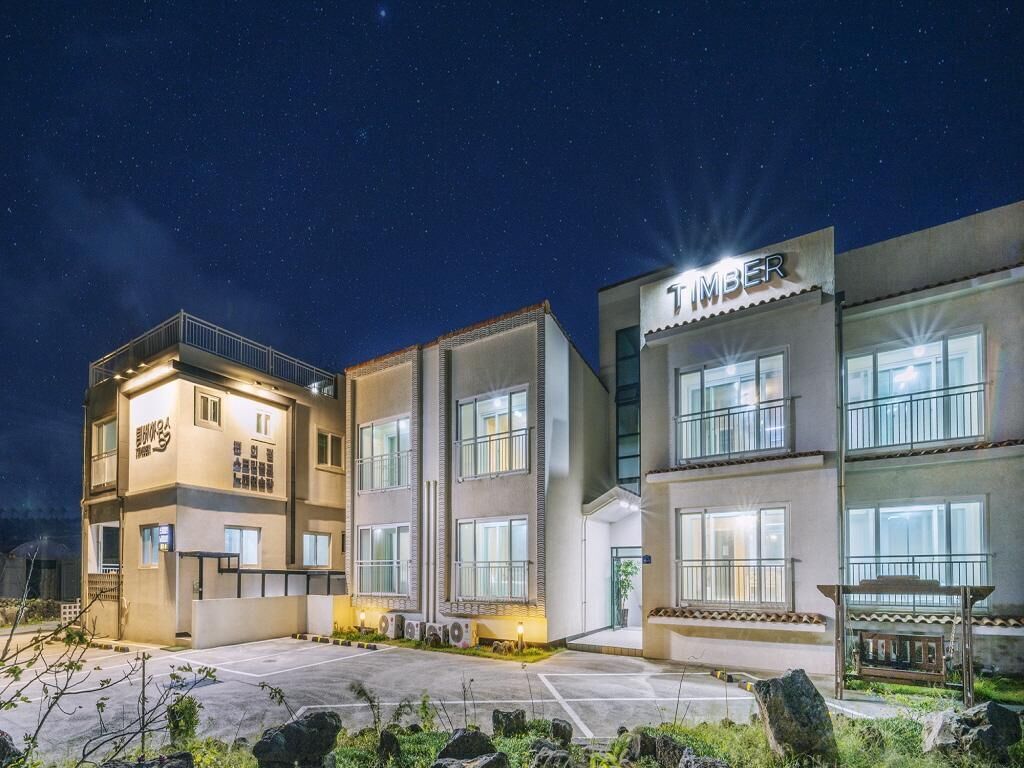 Jeju Timbeohouse Pension