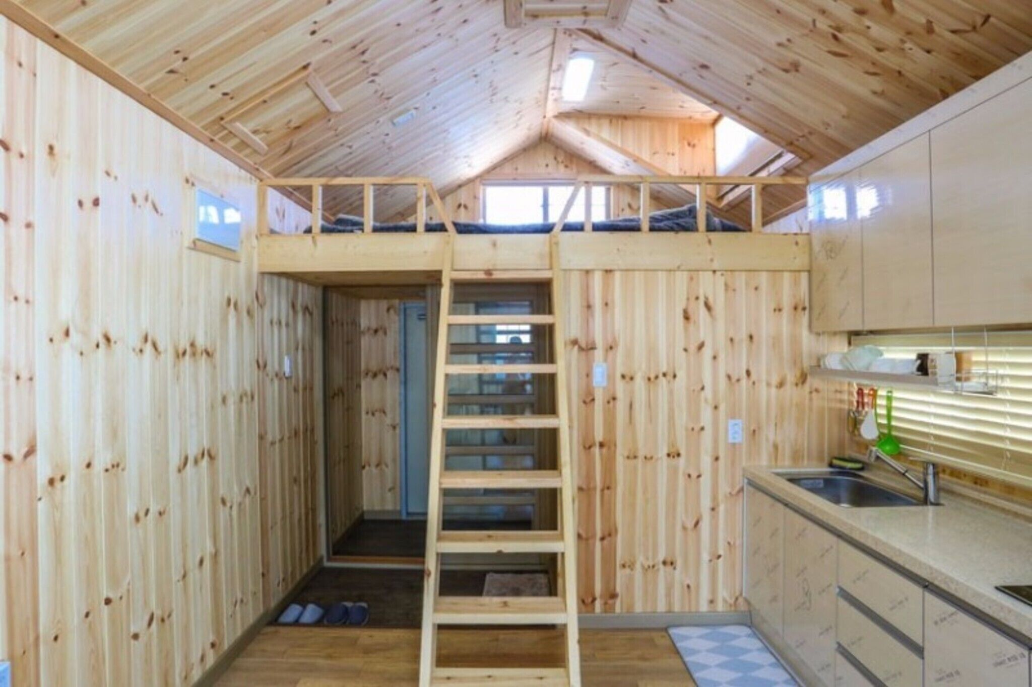 Jeju Woljeong Cello House Pension