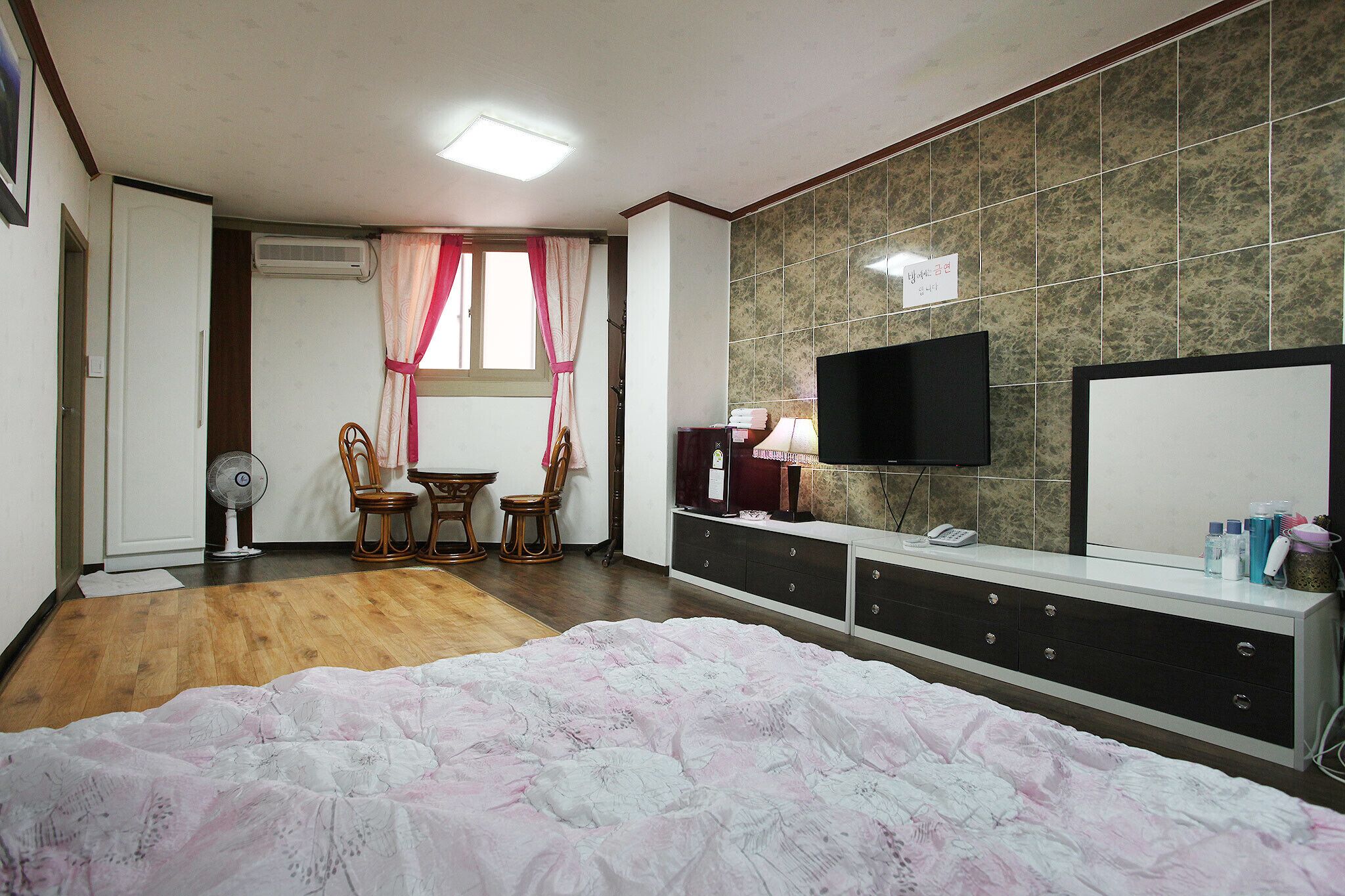 Jeju Yeongsung Motel