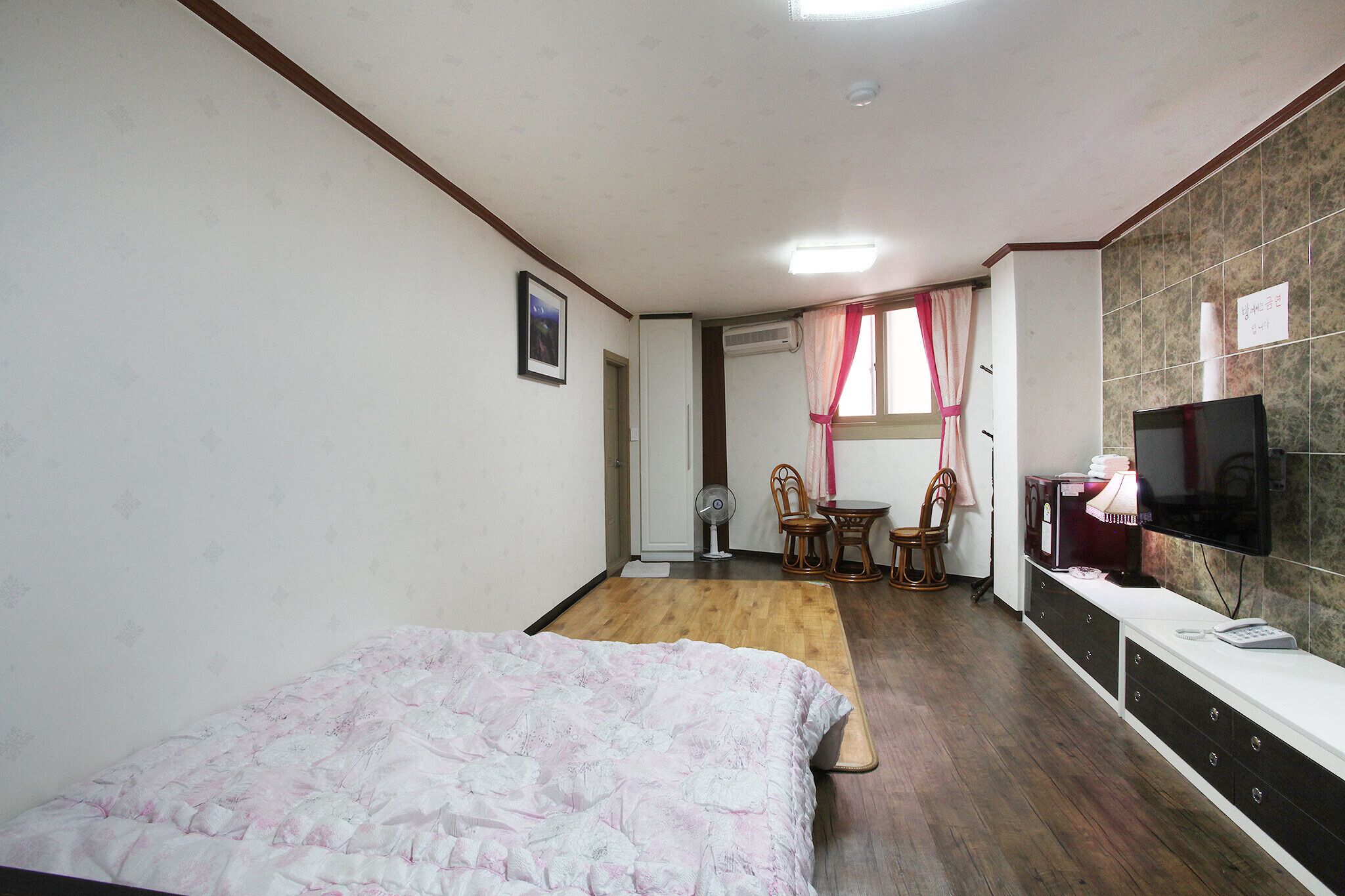 Jeju Yeongsung Motel