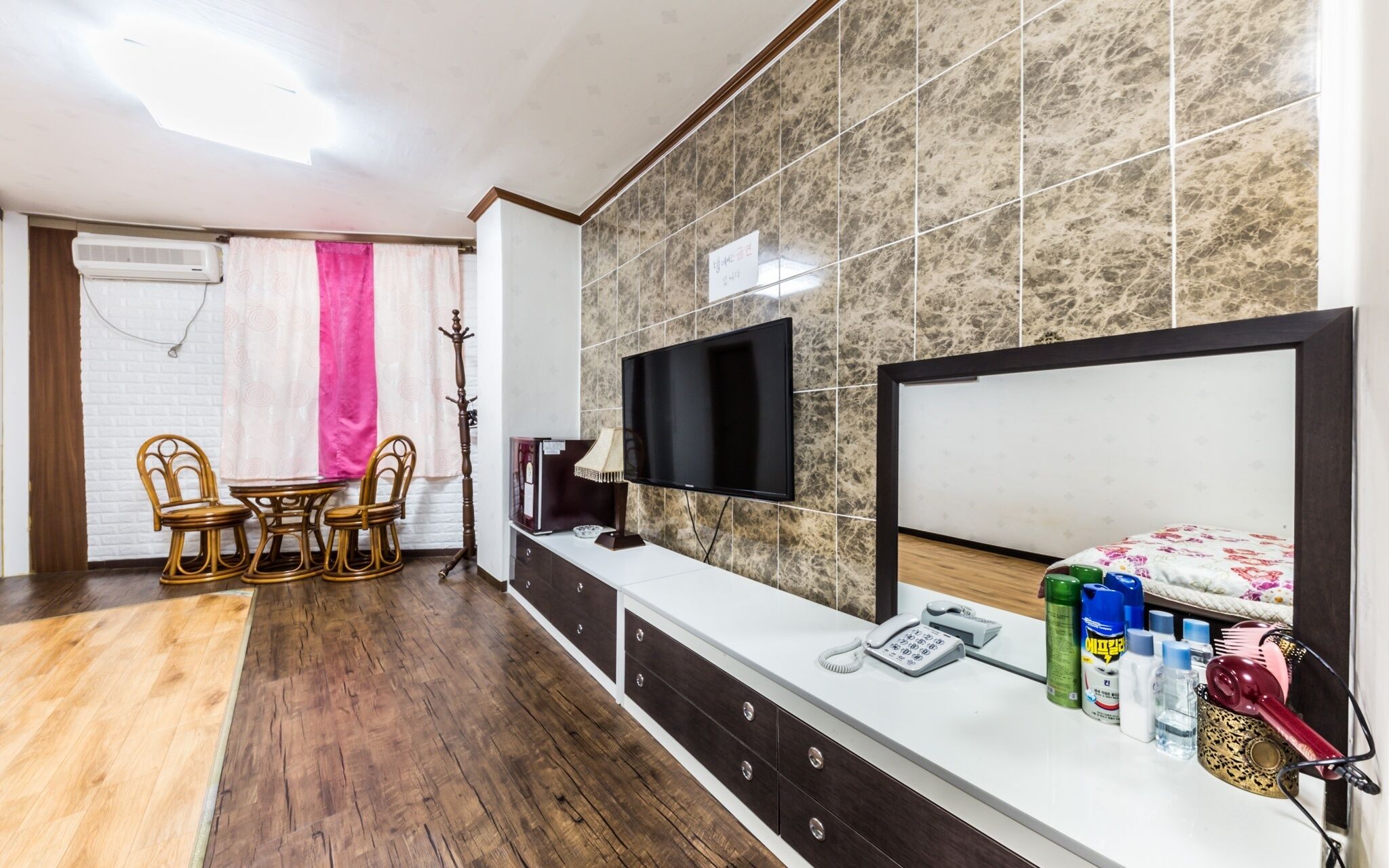 Jeju Yeongsung Motel