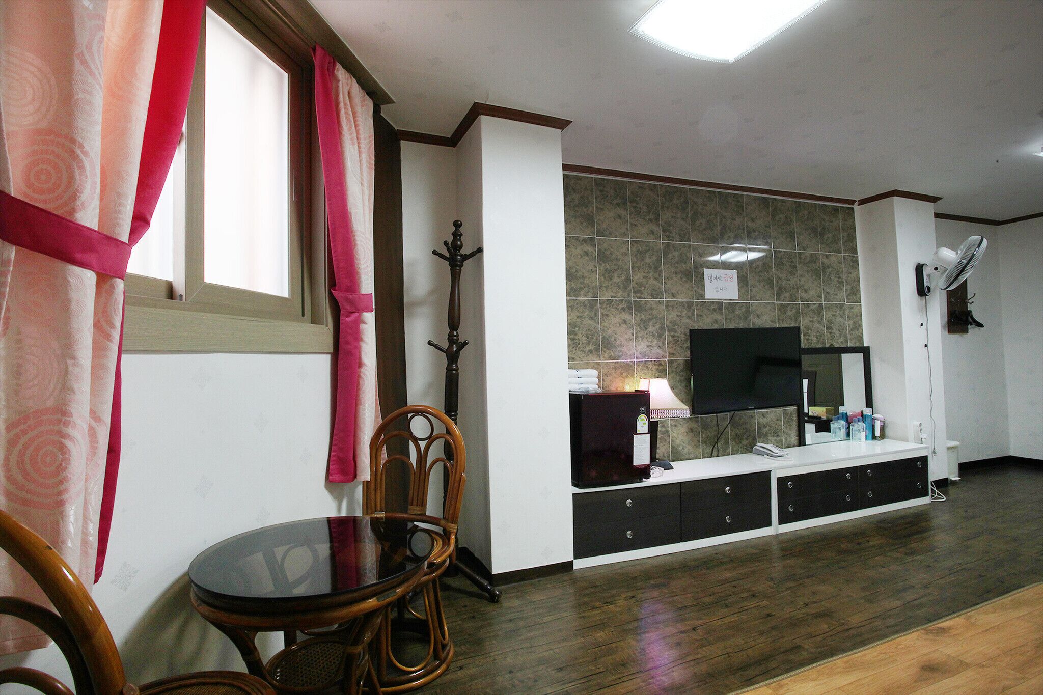 Jeju Yeongsung Motel