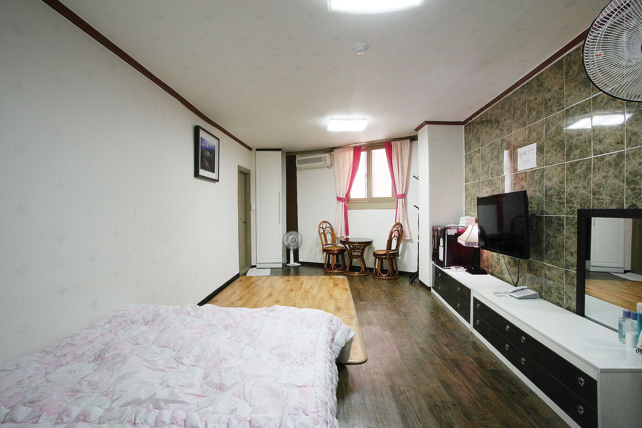 Jeju Yeongsung Motel