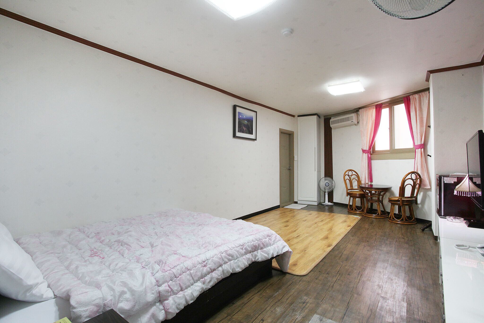 Jeju Yeongsung Motel