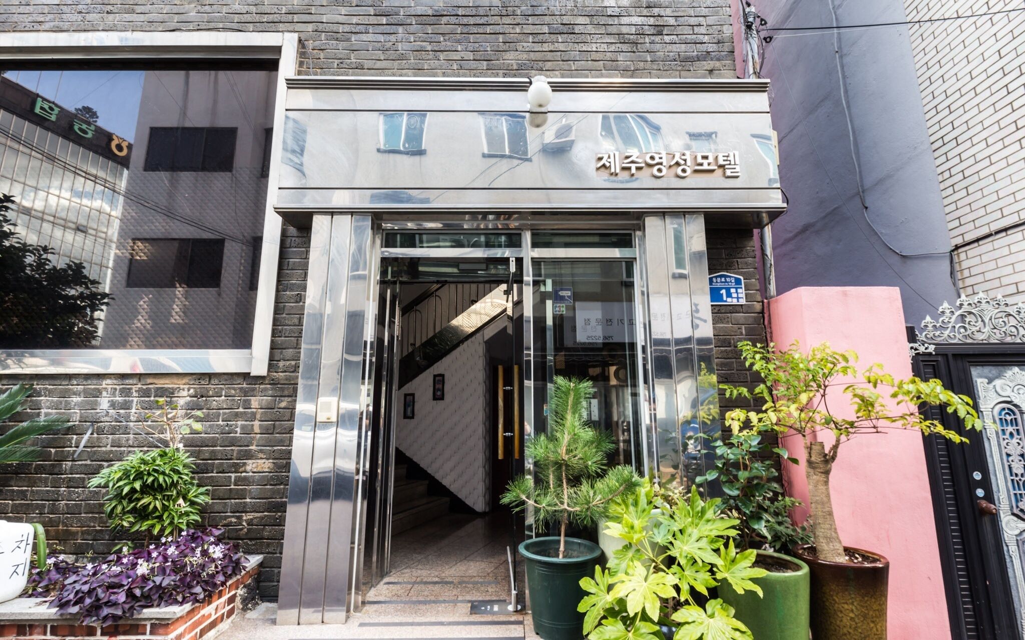 Jeju Yeongsung Motel