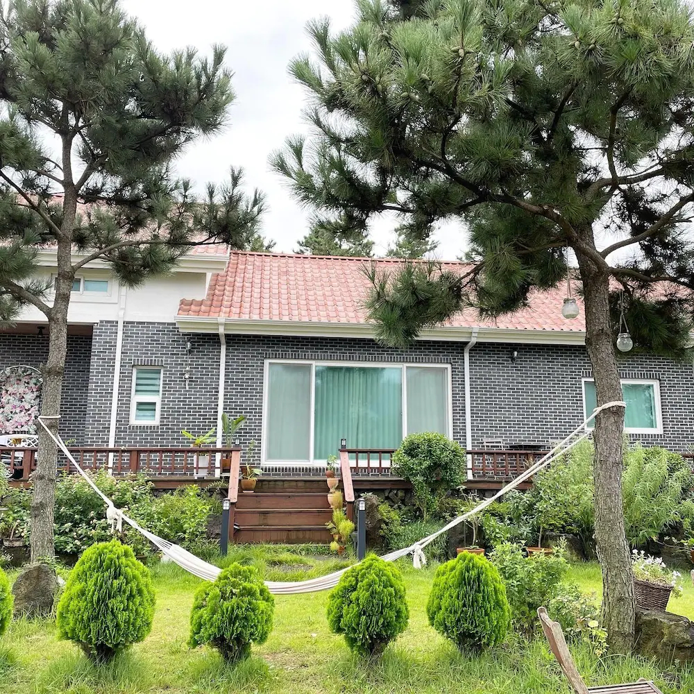 Lalala The Pretty Hyupjae Pension