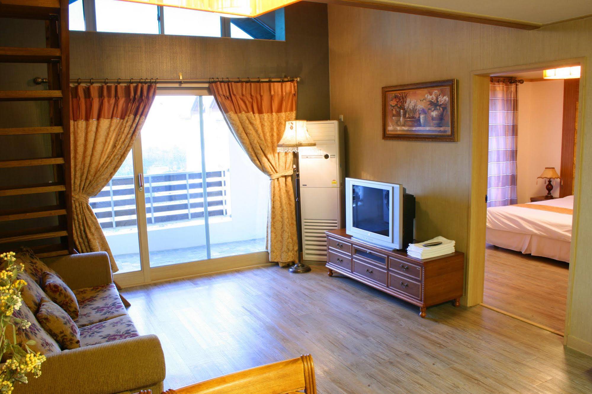 Mayfull House Jeju