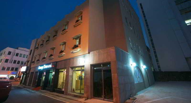 Orange Tree Hotel & Cafe