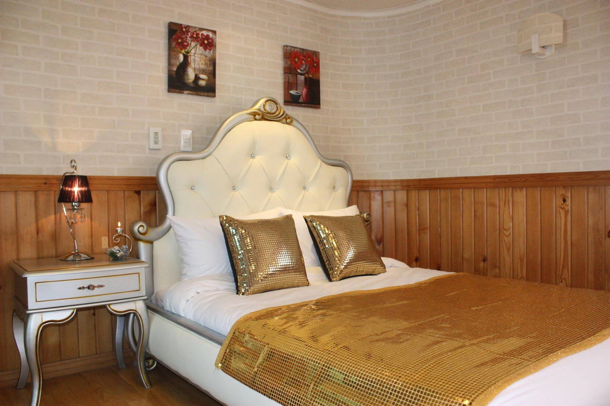 Pension Queensbay