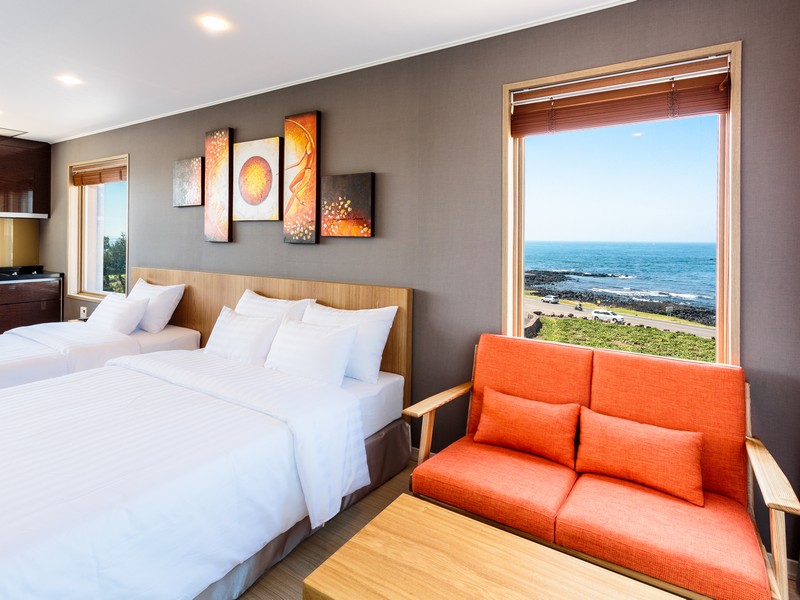 Rich Hotel