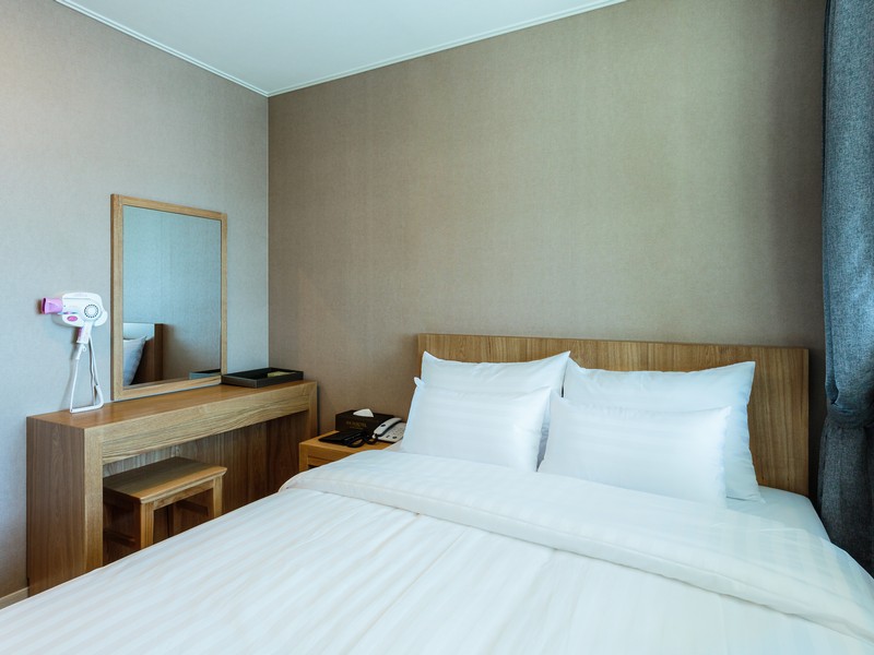 Rich Hotel