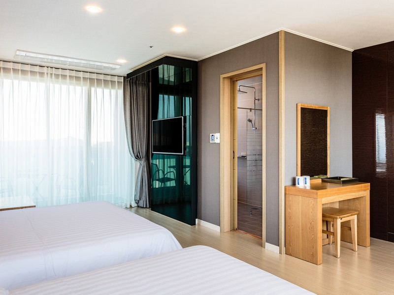 Rich Hotel