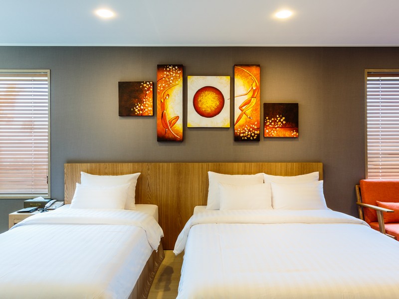 Rich Hotel