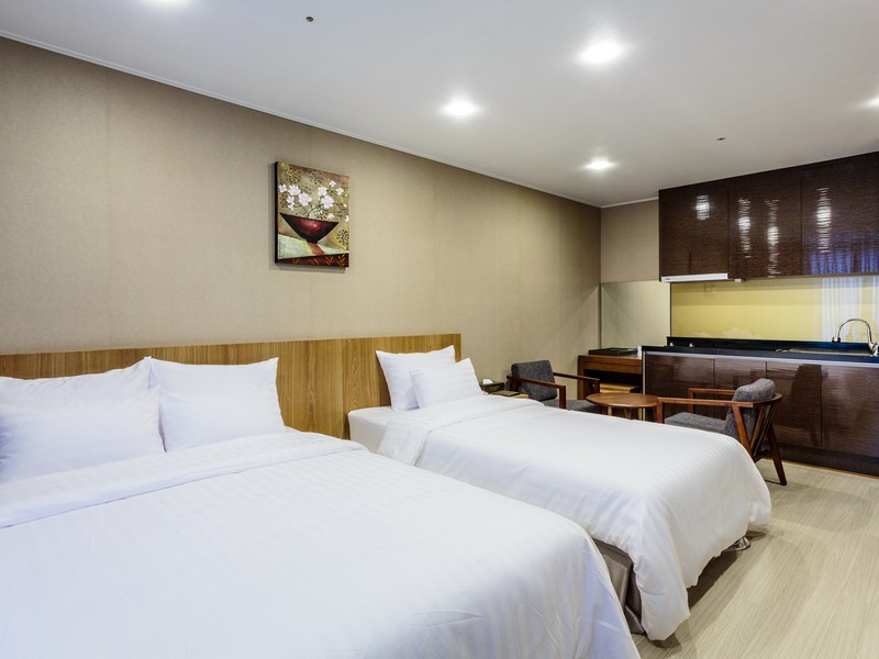 Rich Hotel