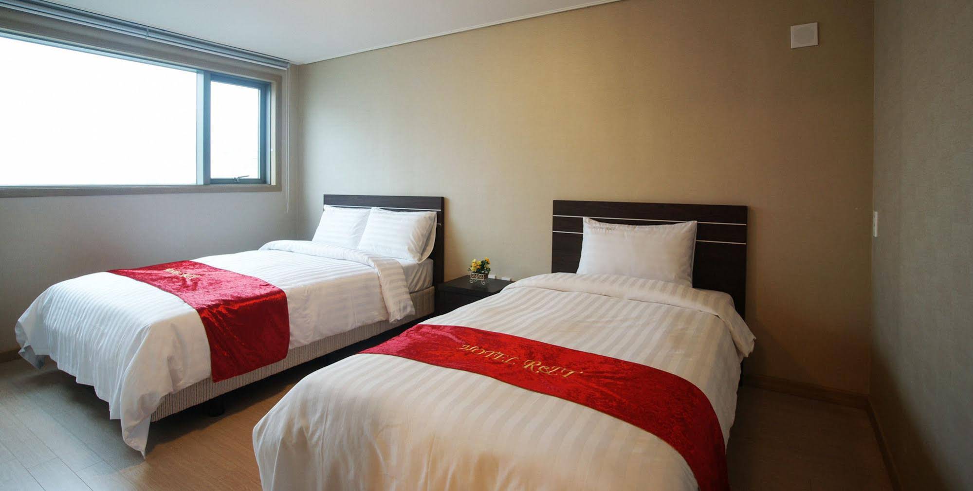 R & T Hotel