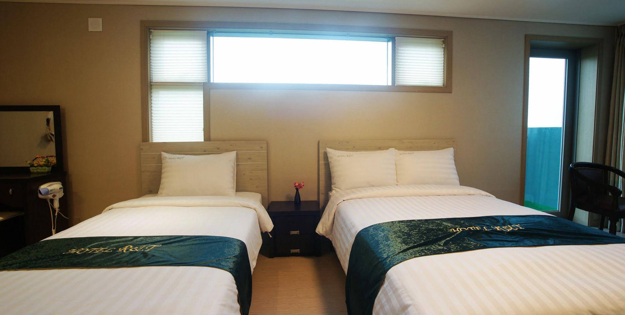R & T Hotel